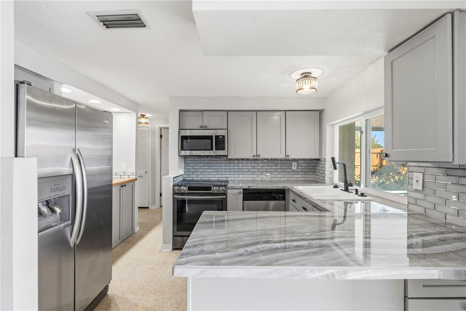 3302 JAMESTOWN DRIVE, Holiday, FL 34691