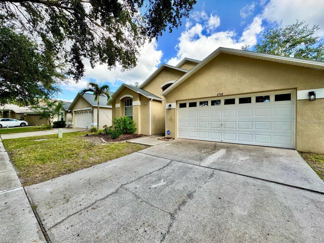 6748 WATERTON DRIVE, Riverview, FL 33578 6748 WATERTON DRIVE, Riverview, FL 33578