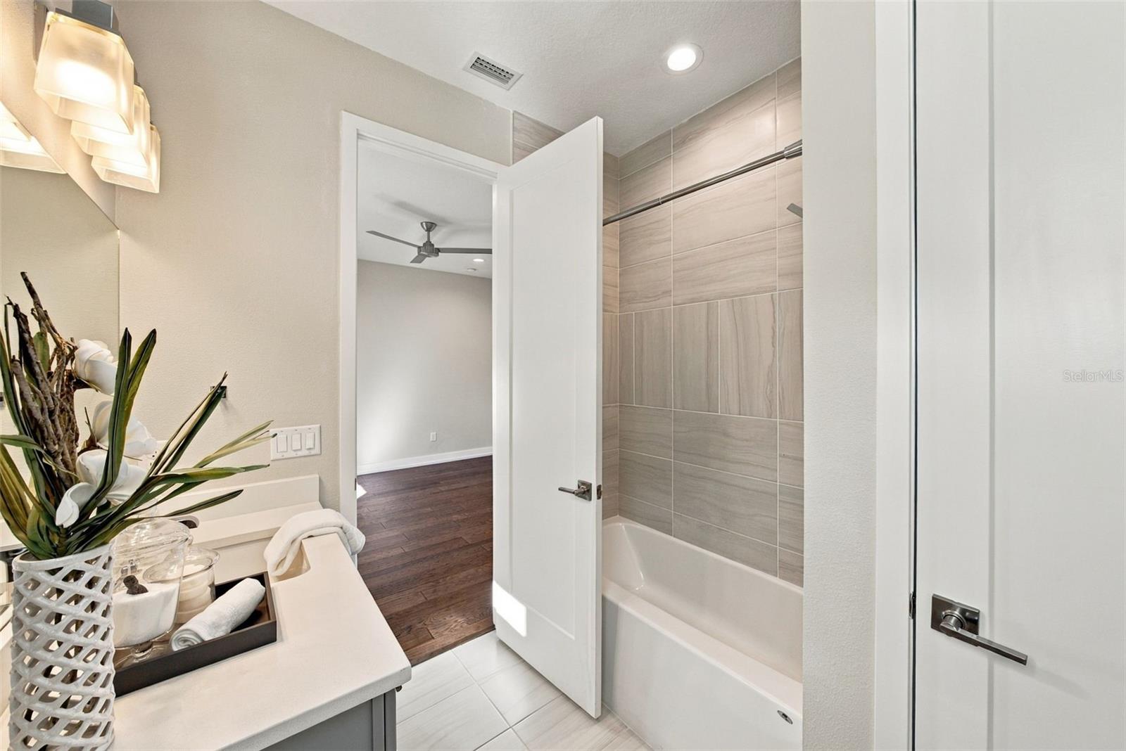 2442 W MISSISSIPPI AVENUE, #3, Tampa, FL 33629