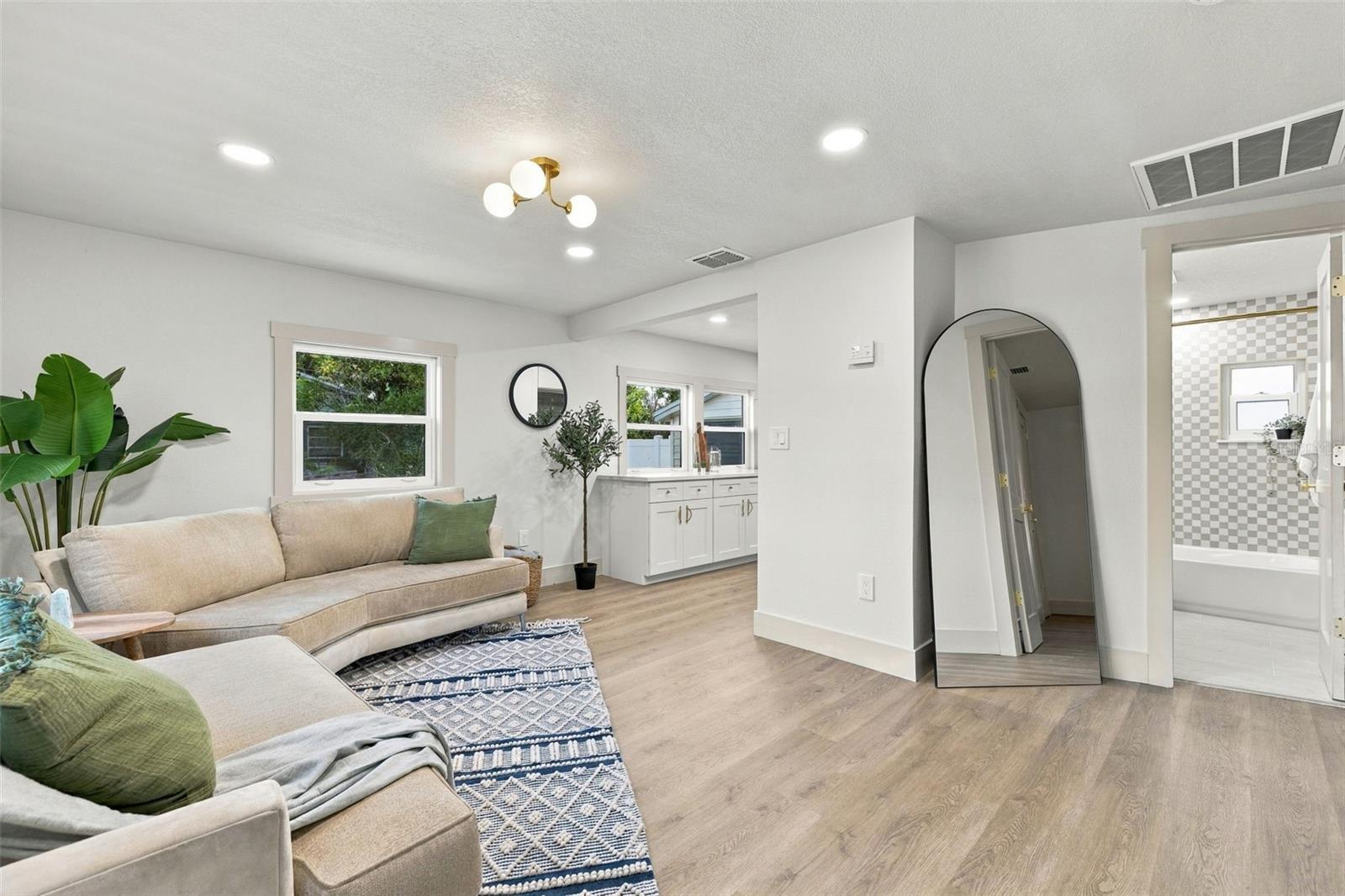 5160 45TH AVENUE N, St Petersburg, FL 33709