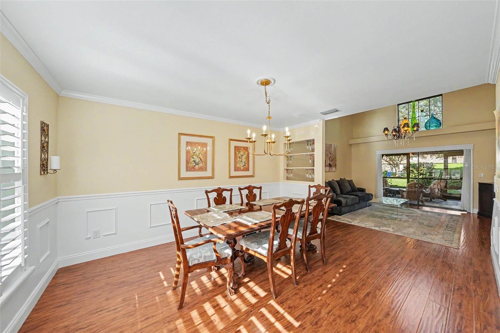 Dining Room w/ crown