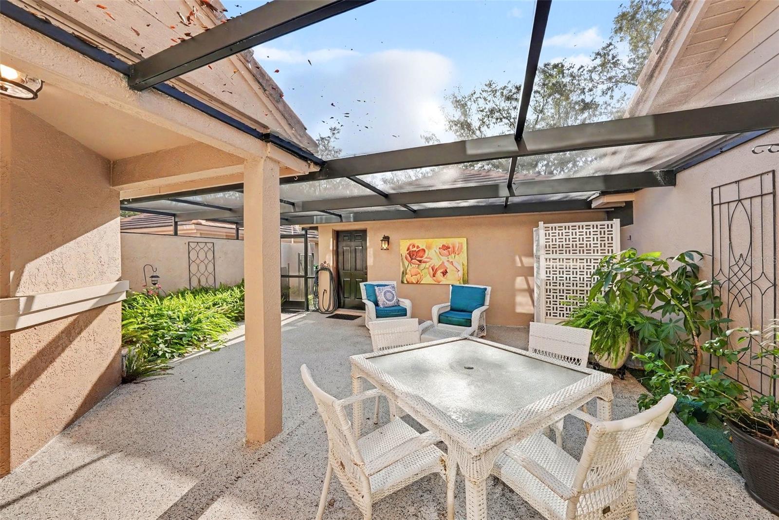 Private outdoor dining