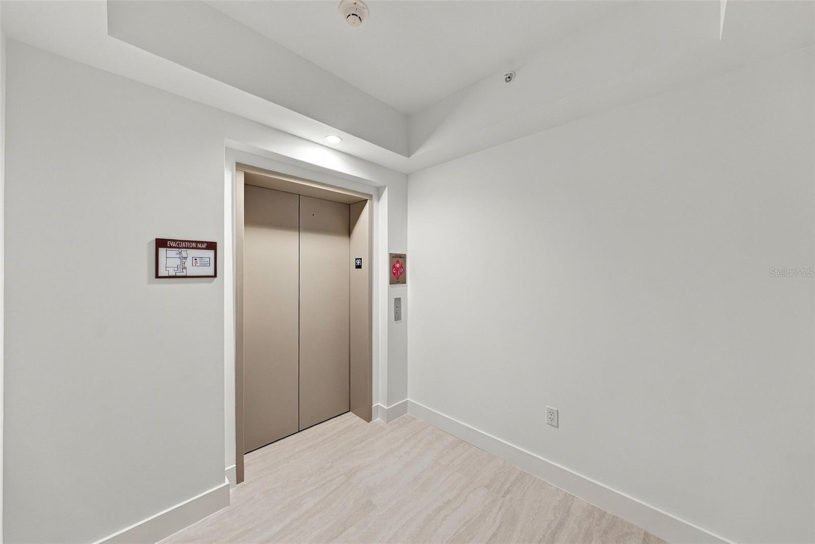 Unit 903 elevator