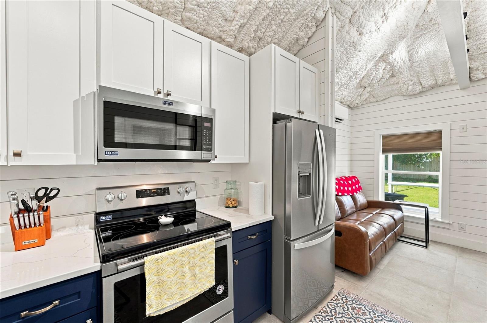 10350 54TH AVENUE N, St Petersburg, FL 33708