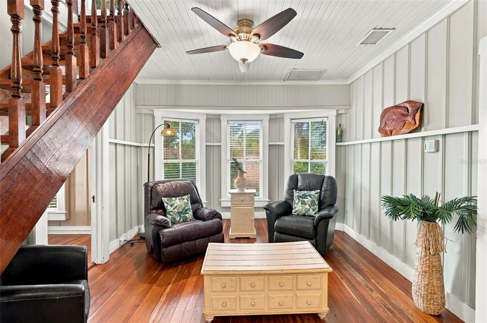 10350 54TH AVENUE N, St Petersburg, FL 33708