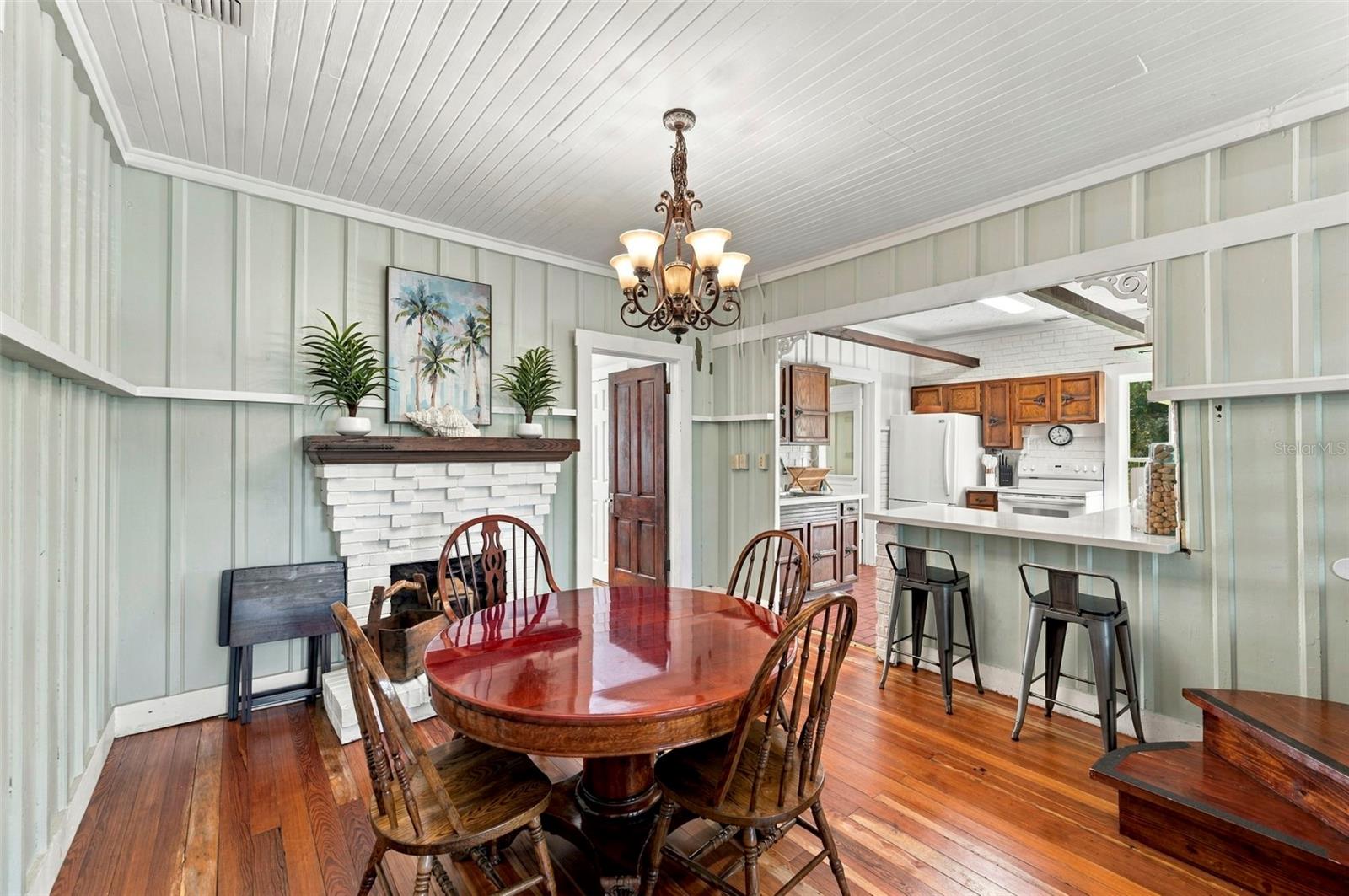 10350 54TH AVENUE N, St Petersburg, FL 33708