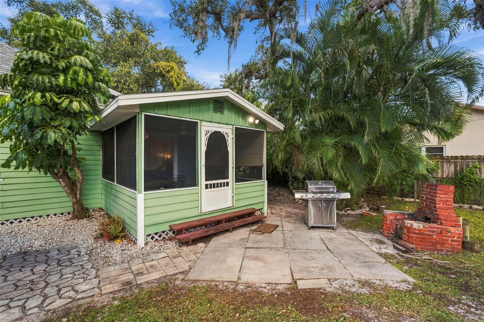 10350 54TH AVENUE N, St Petersburg, FL 33708