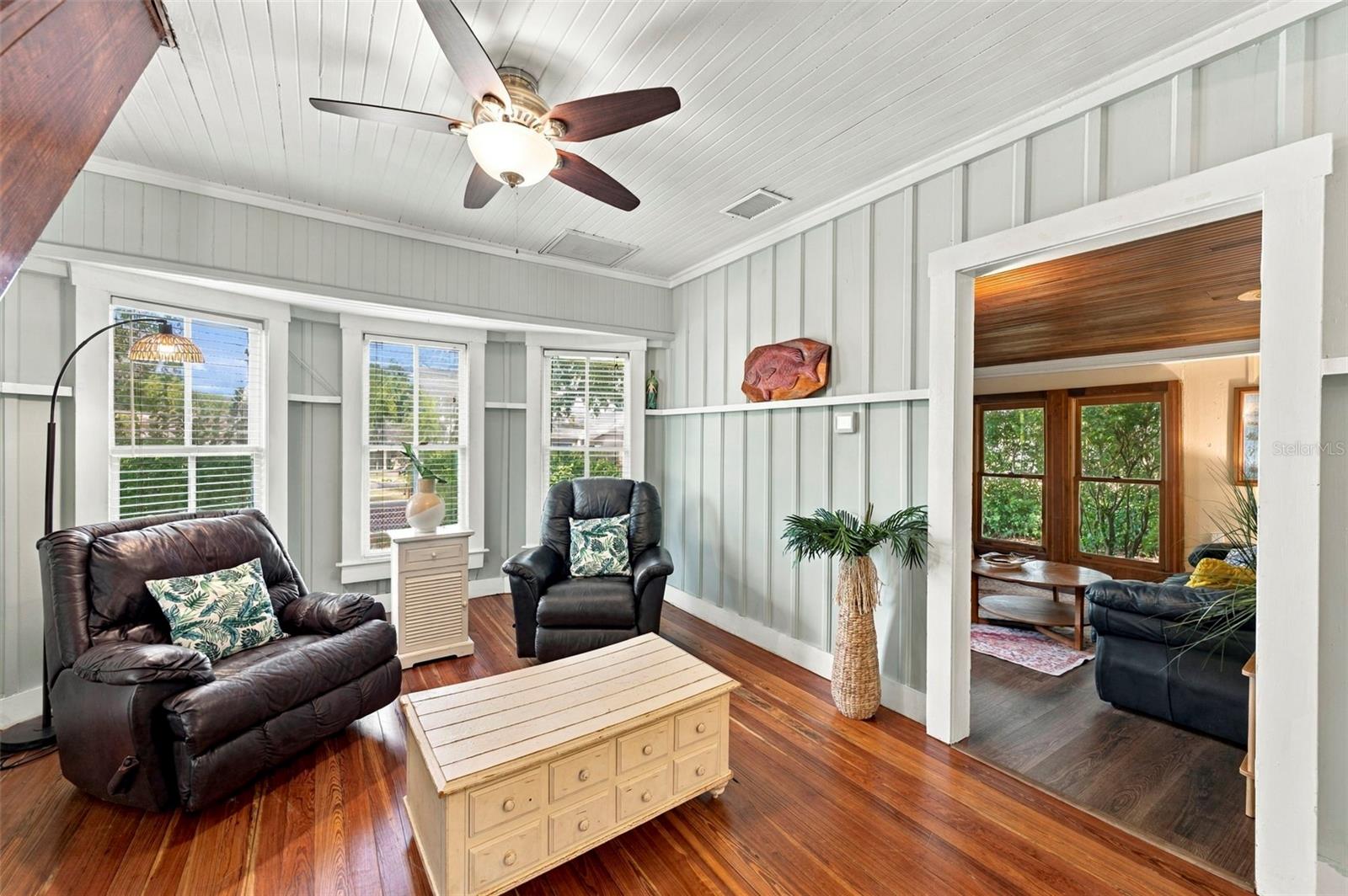 10350 54TH AVENUE N, St Petersburg, FL 33708