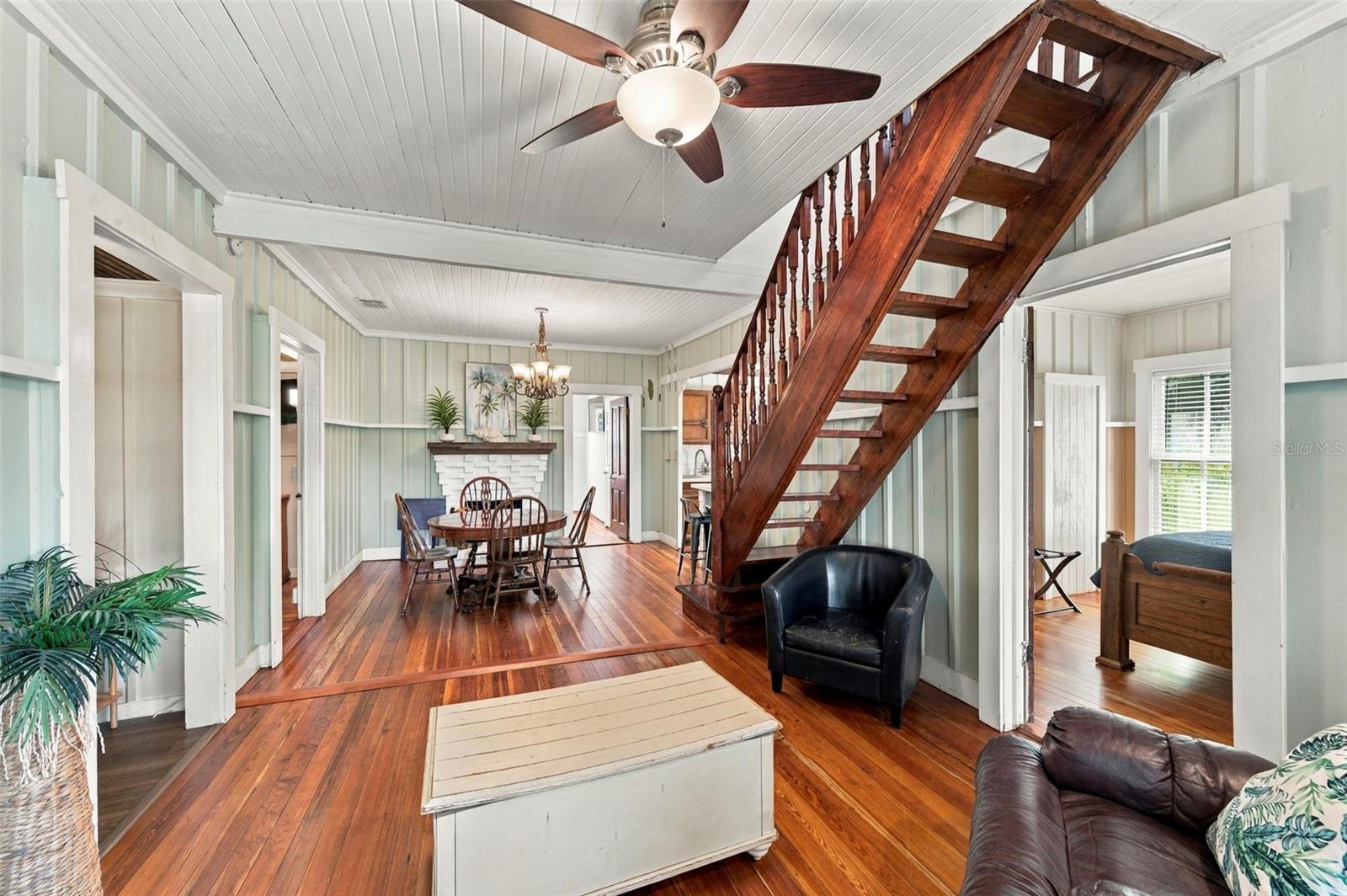 10350 54TH AVENUE N, St Petersburg, FL 33708