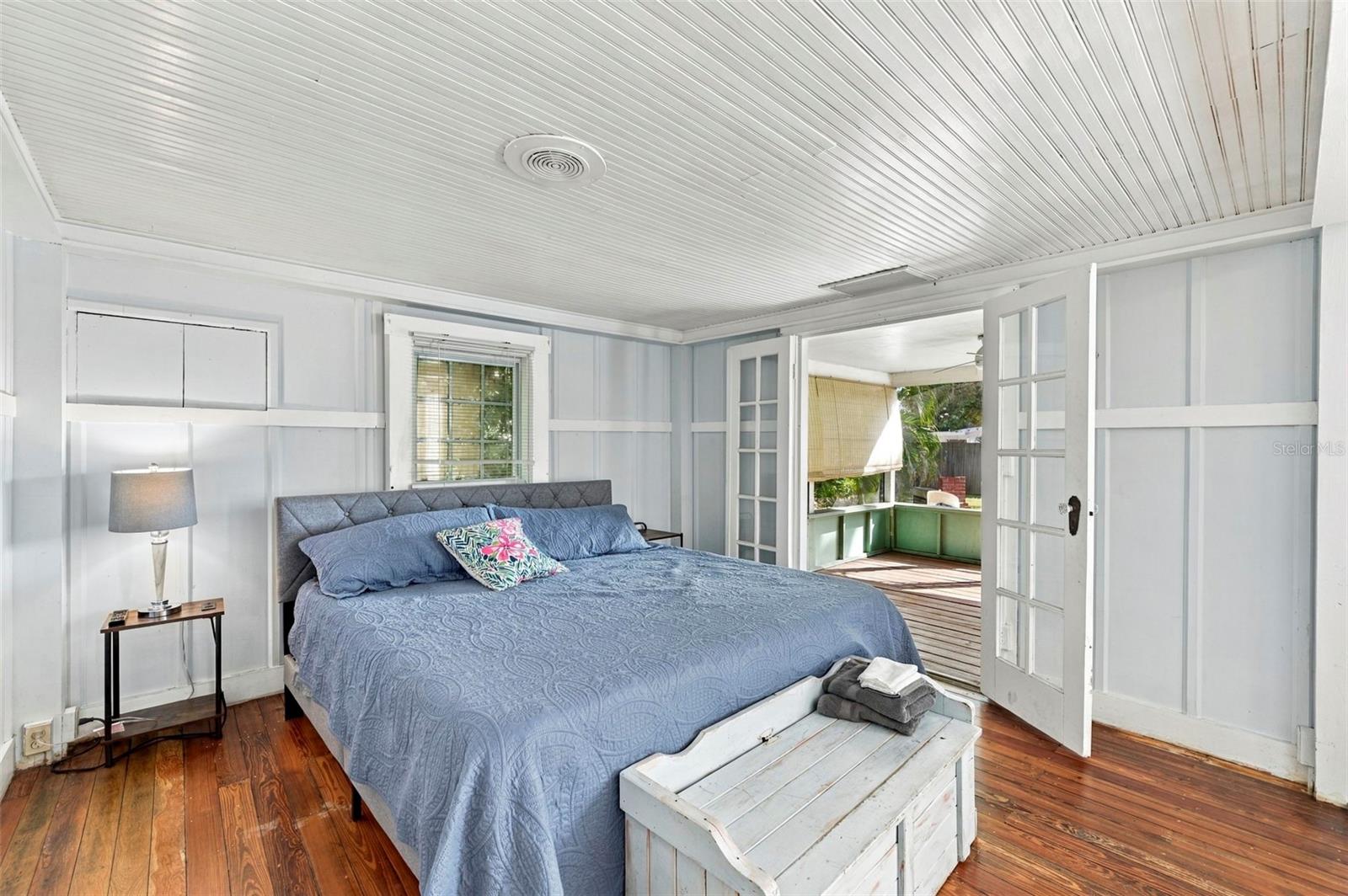10350 54TH AVENUE N, St Petersburg, FL 33708