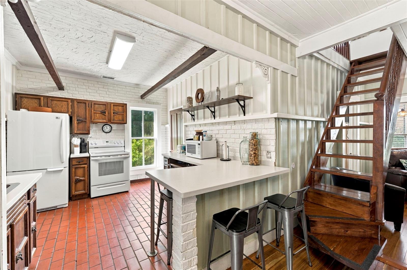 10350 54TH AVENUE N, St Petersburg, FL 33708
