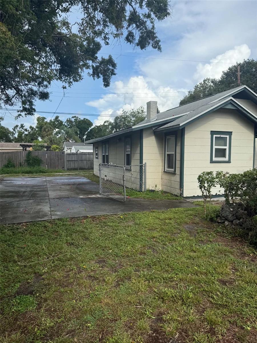 2313 QUINCY STREET S, St Petersburg, FL 33711