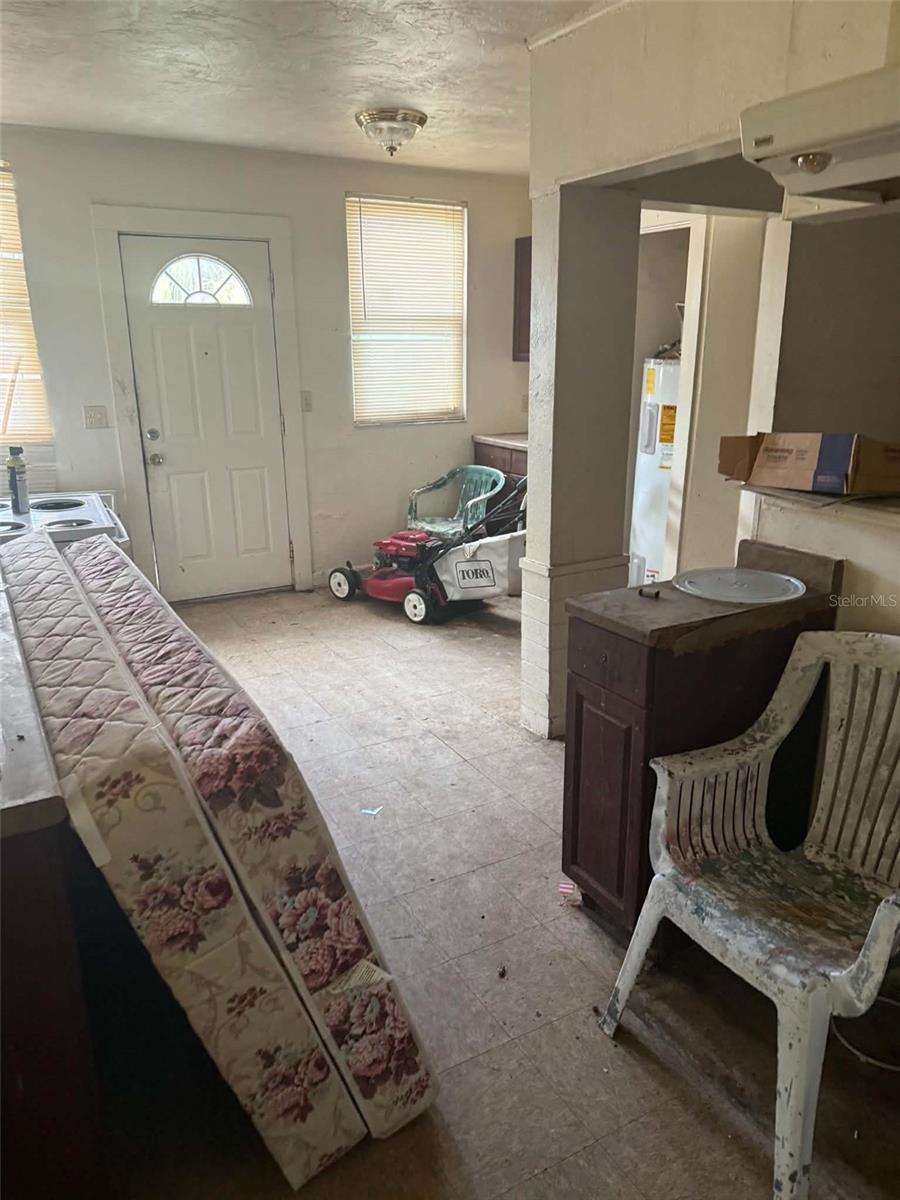 2313 QUINCY STREET S, St Petersburg, FL 33711