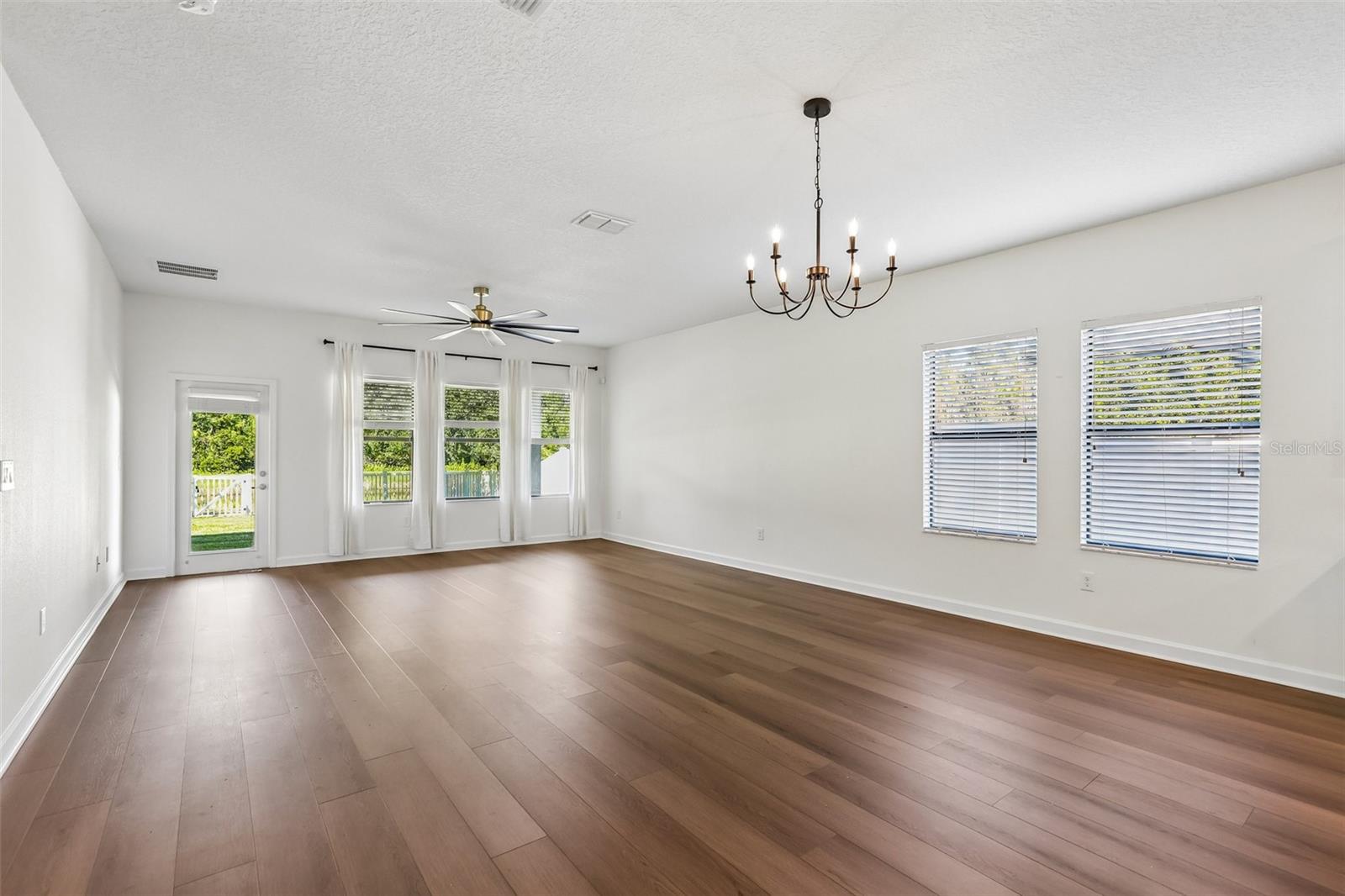 19430 PADDOCK VIEW DRIVE, Tampa, FL 33647 19430 PADDOCK VIEW DRIVE, Tampa, FL 33647