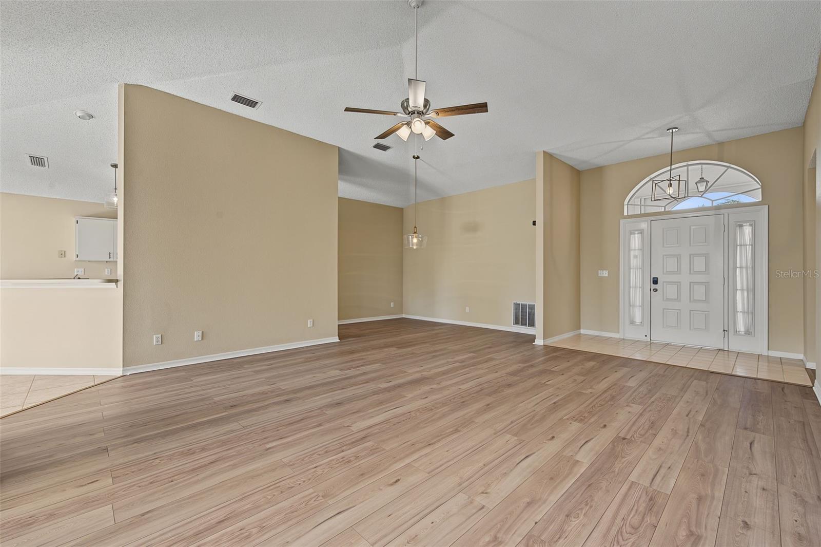 2113 STERLING GLEN COURT, Sun City Center, FL 33573