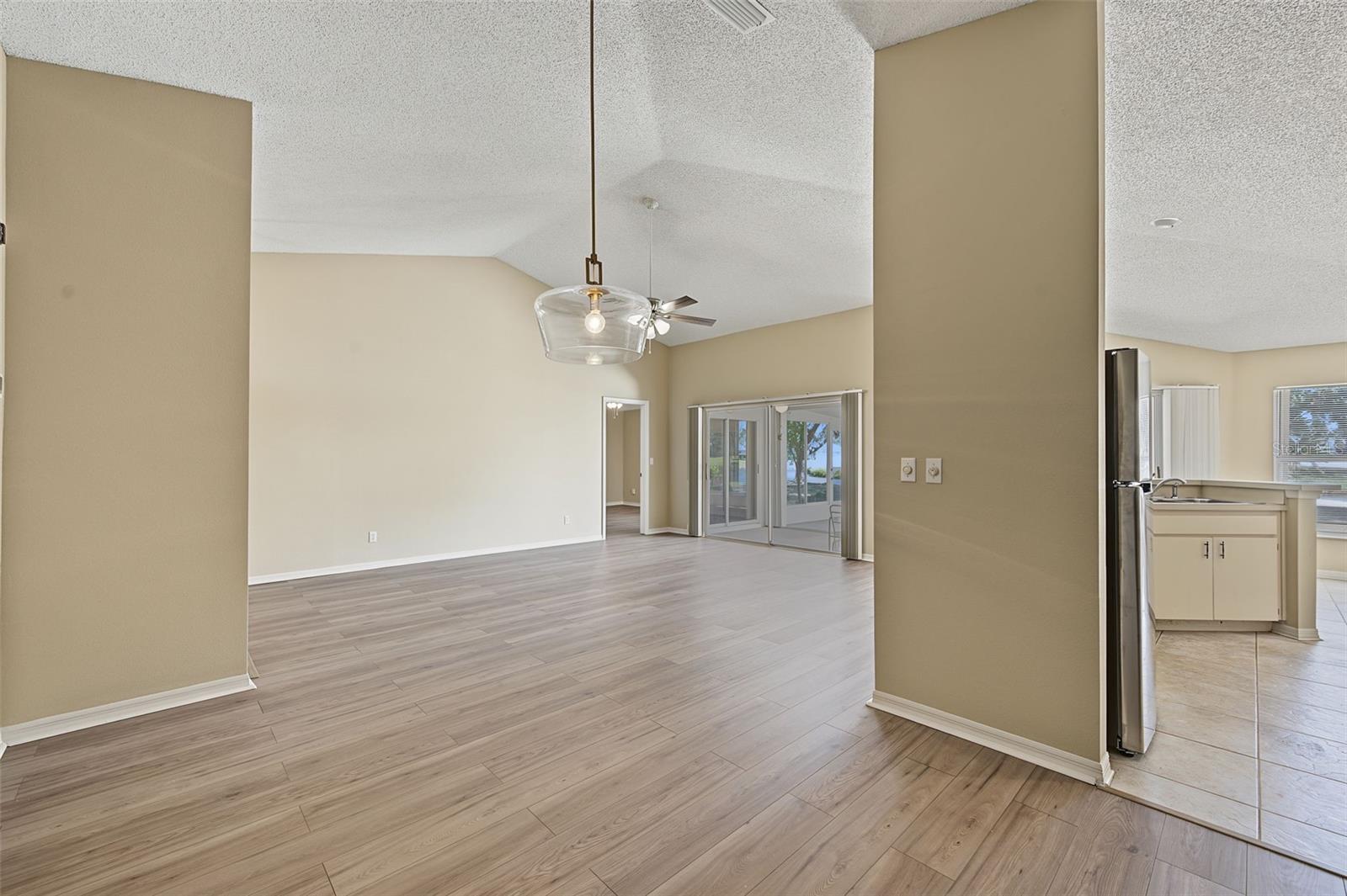 2113 STERLING GLEN COURT, Sun City Center, FL 33573