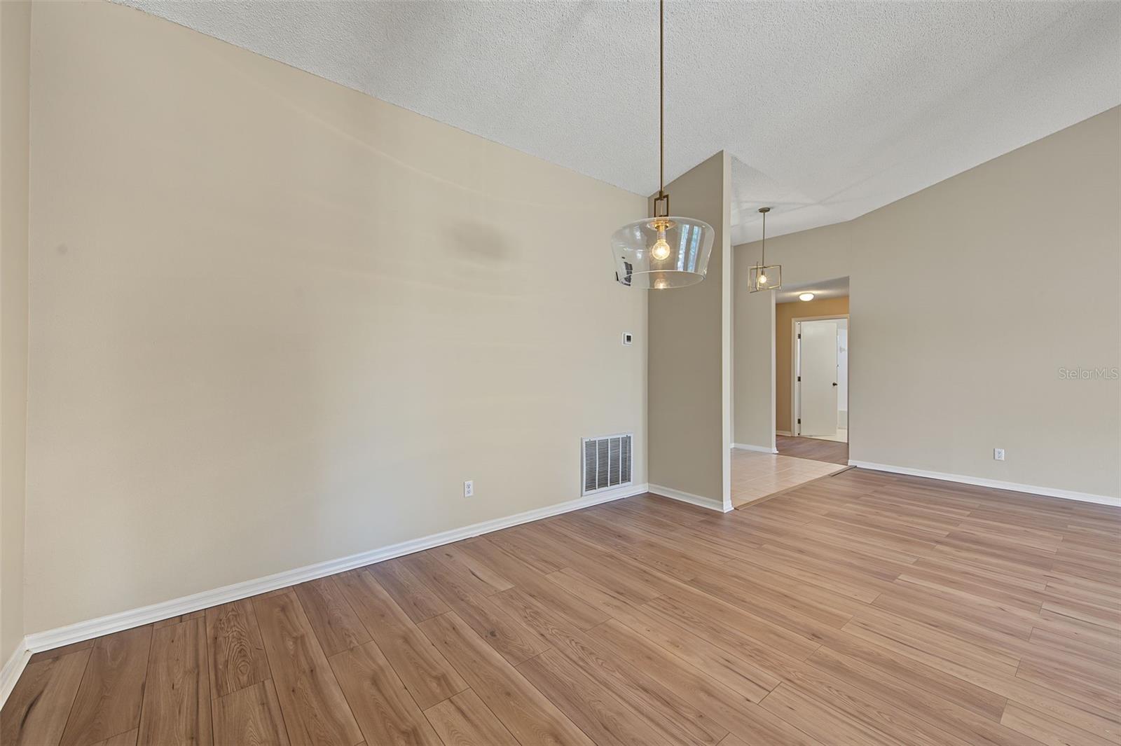 2113 STERLING GLEN COURT, Sun City Center, FL 33573