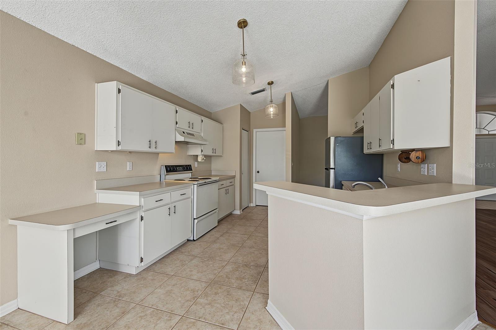 2113 STERLING GLEN COURT, Sun City Center, FL 33573