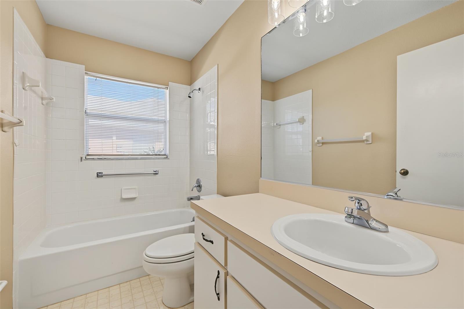 2113 STERLING GLEN COURT, Sun City Center, FL 33573