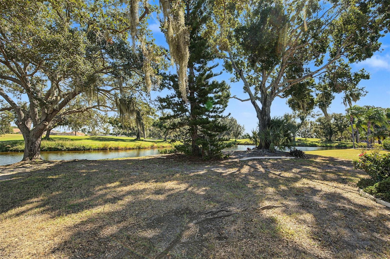 2113 STERLING GLEN COURT, Sun City Center, FL 33573