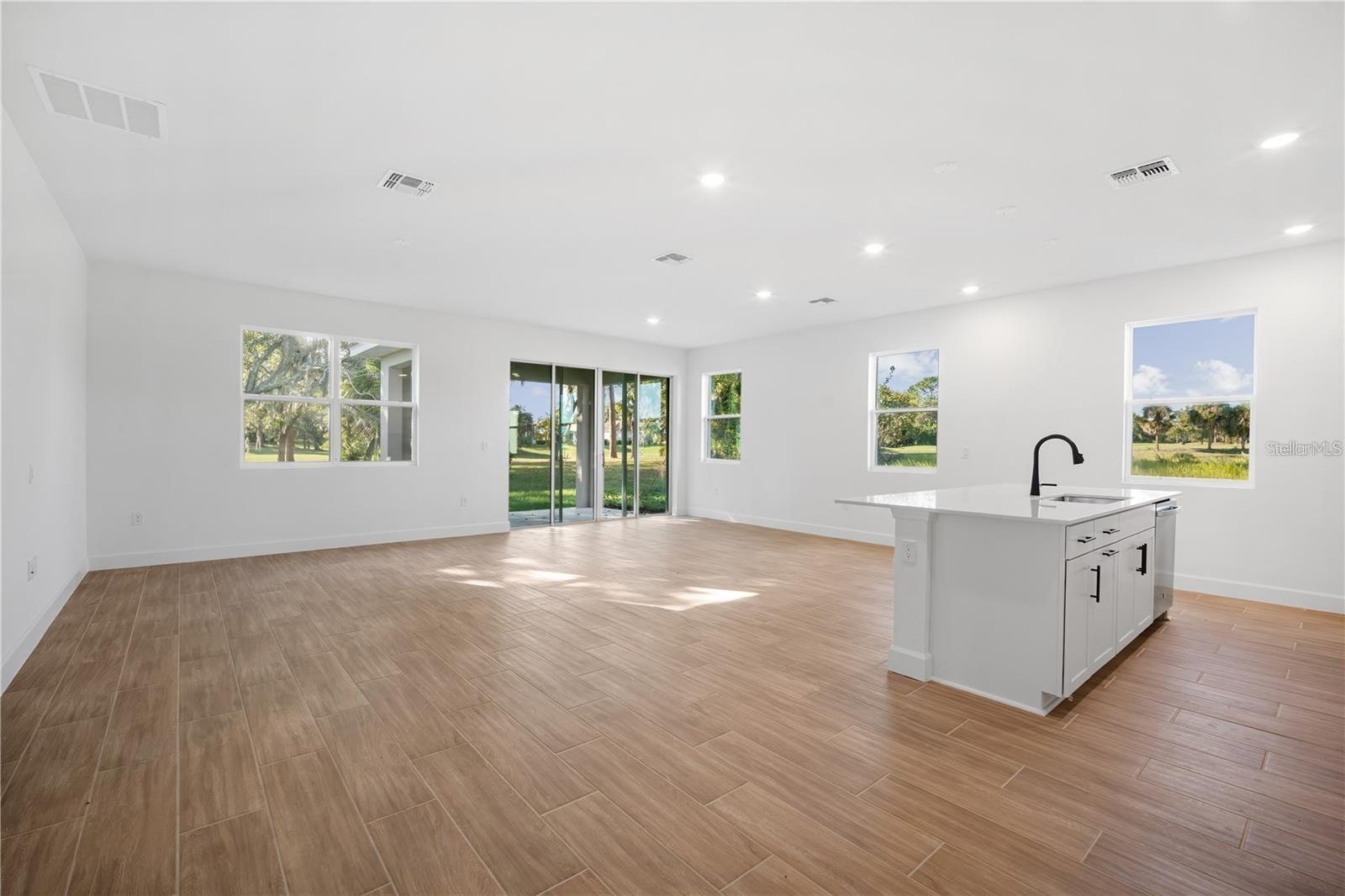 9293 E PLAYERS DRIVE, Weeki Wachee, FL 34613