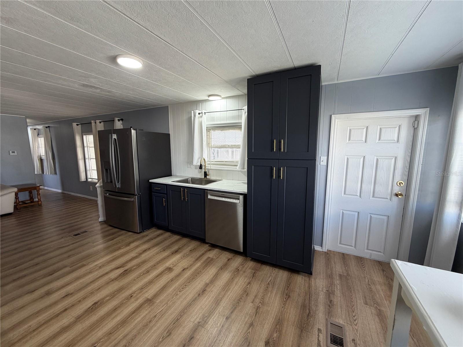 37108 SANDRA AVENUE, Zephyrhills, FL 33542 37108 SANDRA AVENUE, Zephyrhills, FL 33542
