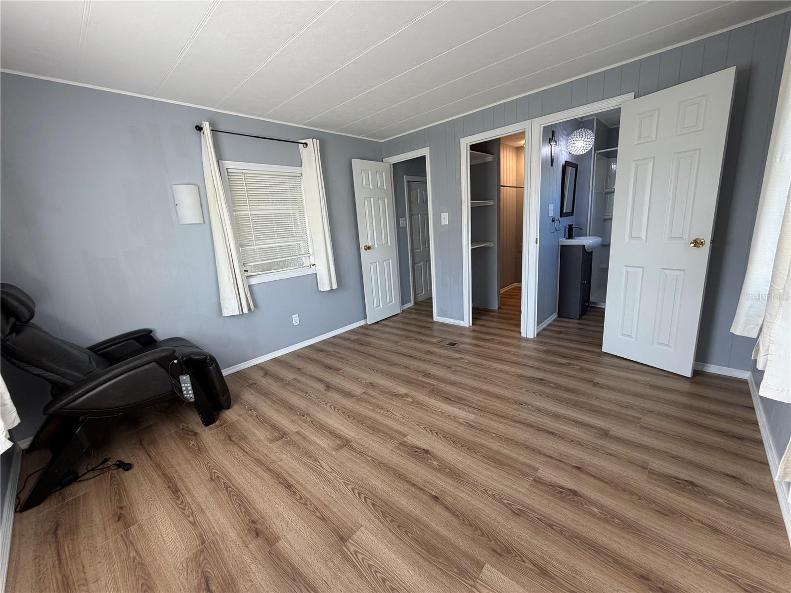 37108 SANDRA AVENUE, Zephyrhills, FL 33542