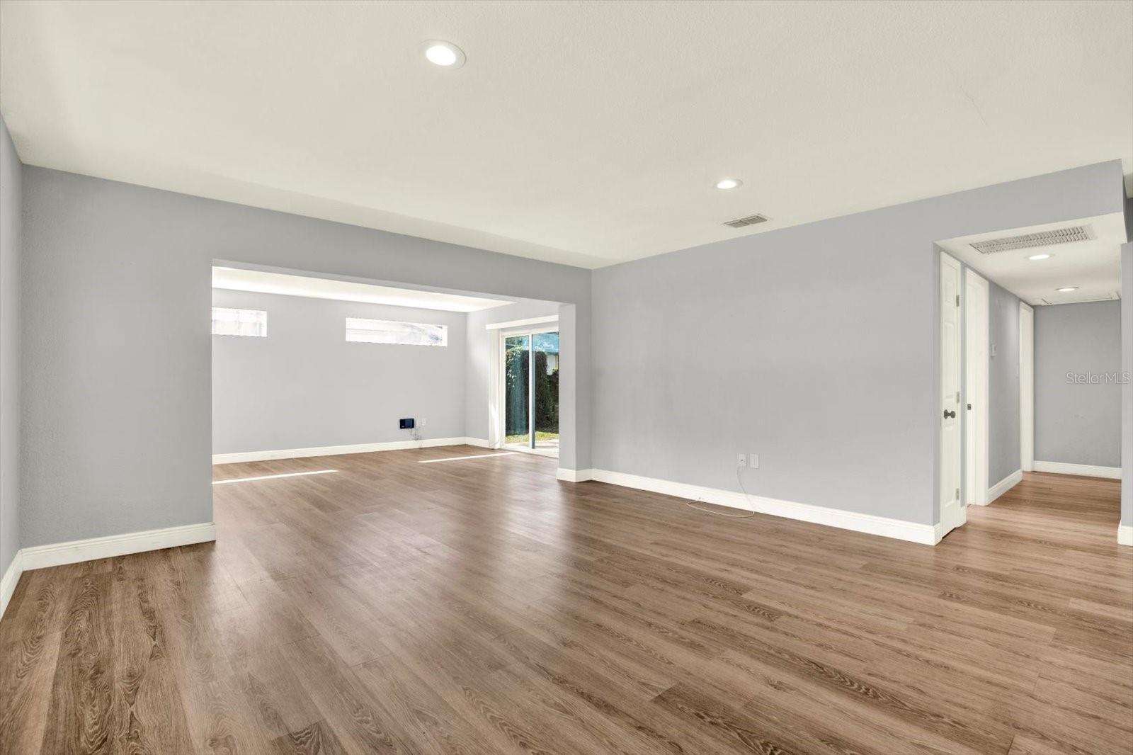 6504 N 21ST STREET, Tampa, FL 33610