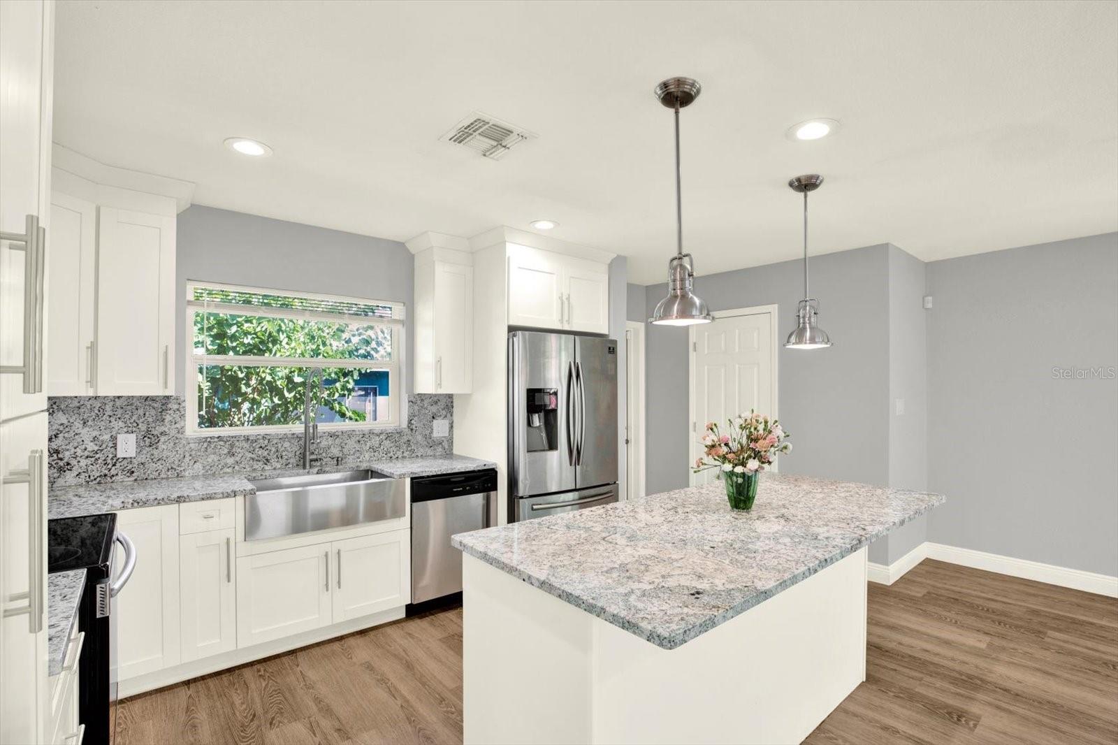 6504 N 21ST STREET, Tampa, FL 33610