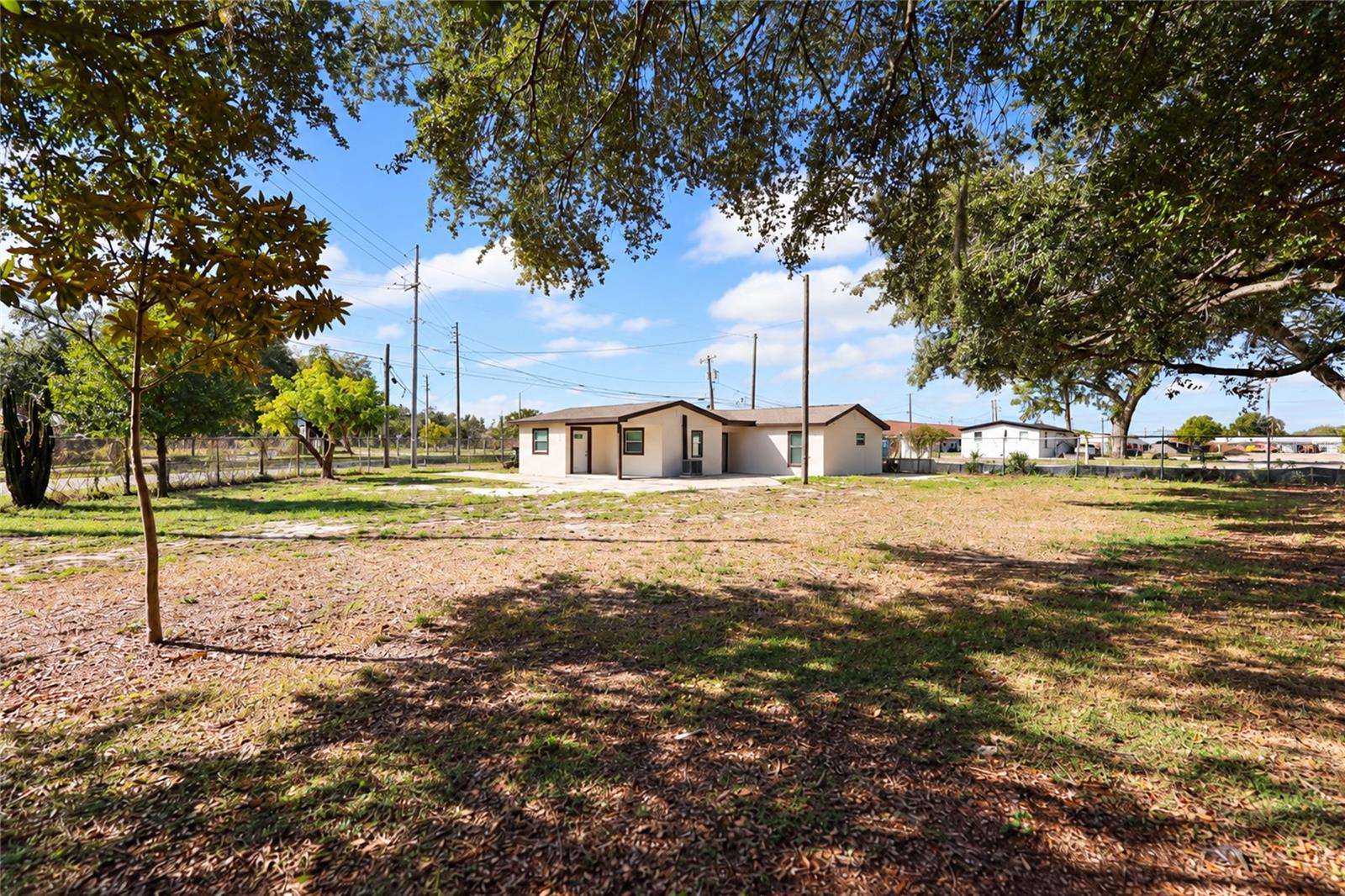 600 N EASTSIDE DRIVE, Lakeland, FL 33801 600 N EASTSIDE DRIVE, Lakeland, FL 33801
