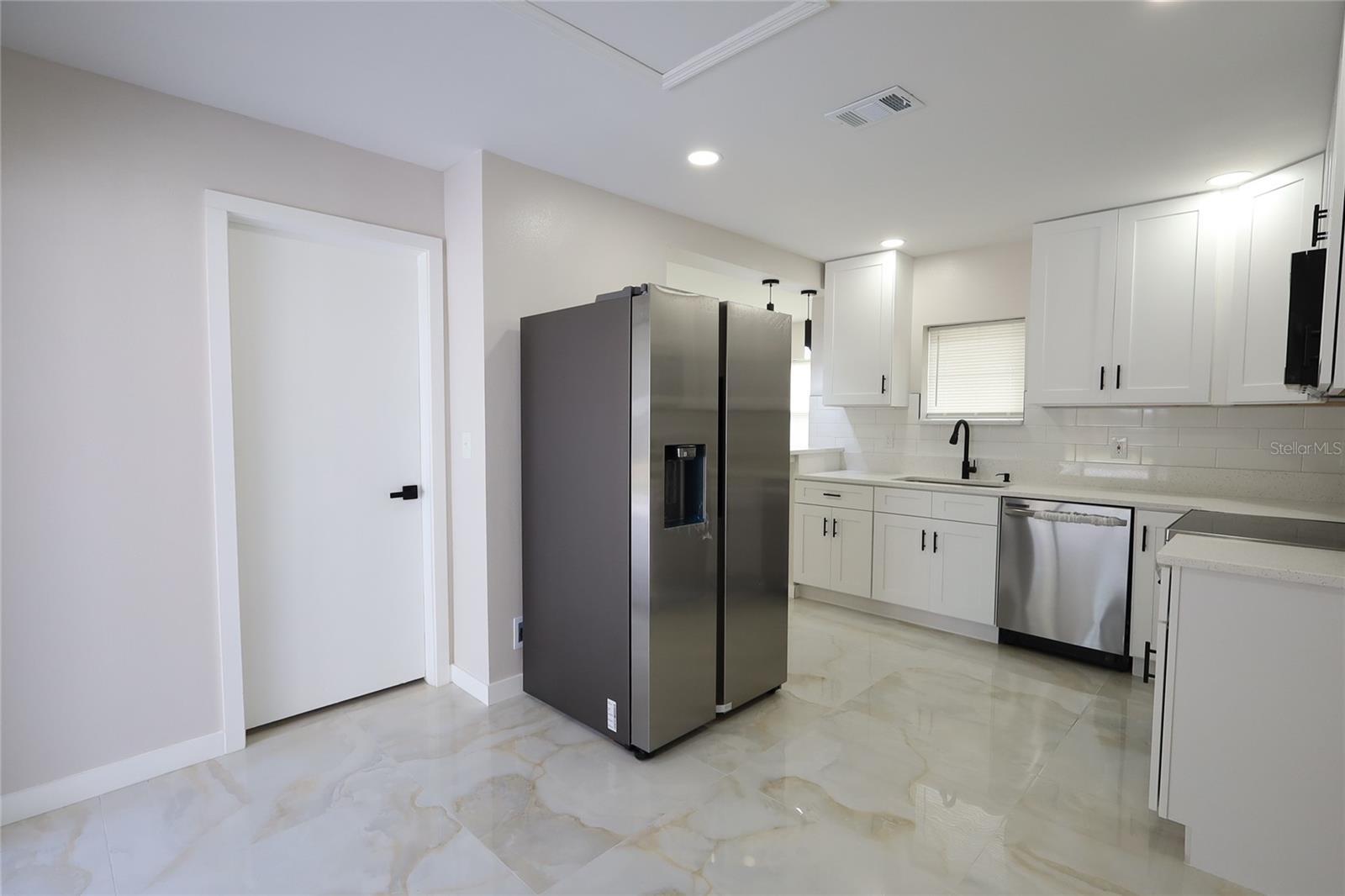 600 N EASTSIDE DRIVE, Lakeland, FL 33801 600 N EASTSIDE DRIVE, Lakeland, FL 33801