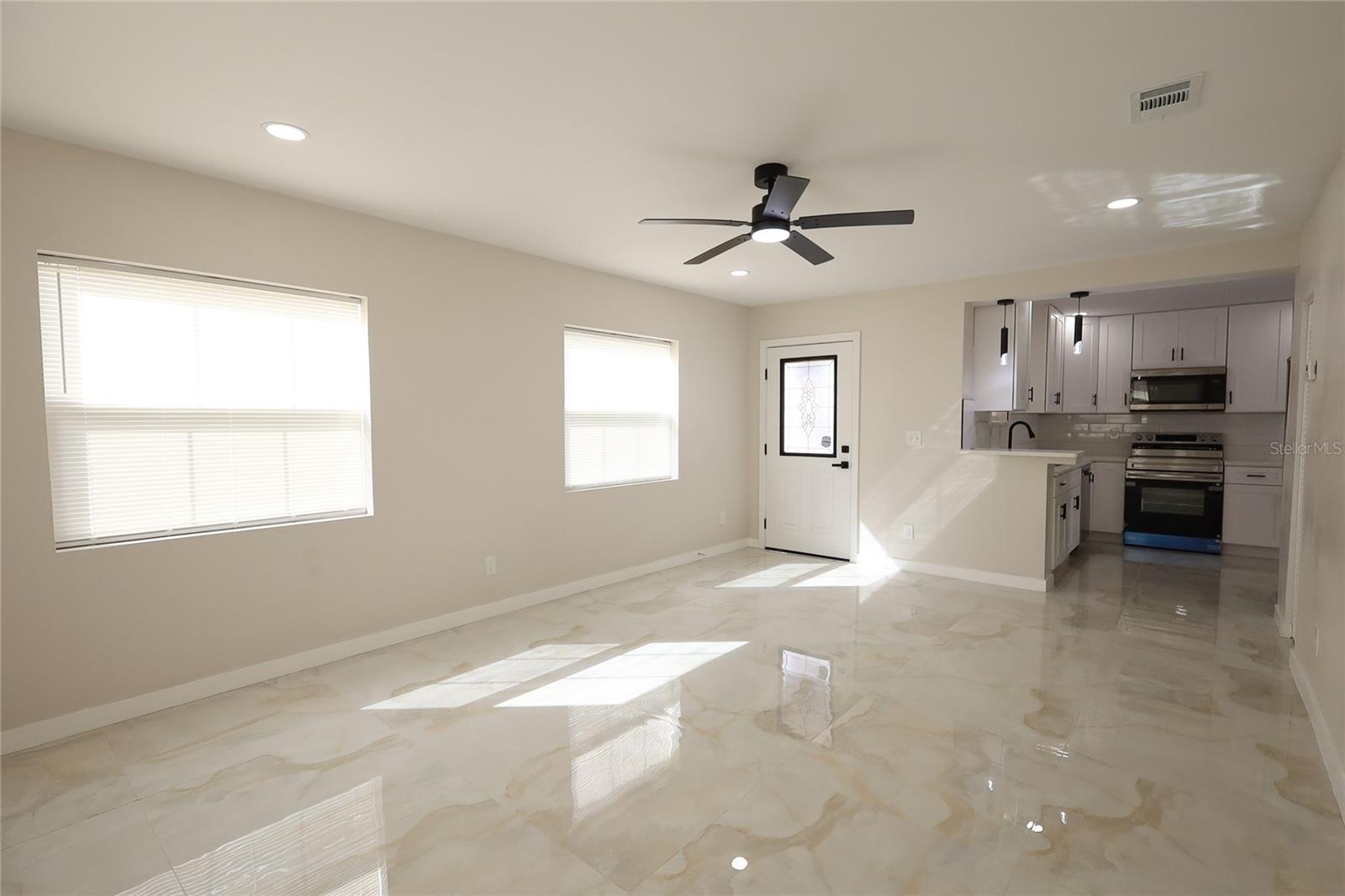 600 N EASTSIDE DRIVE, Lakeland, FL 33801 600 N EASTSIDE DRIVE, Lakeland, FL 33801