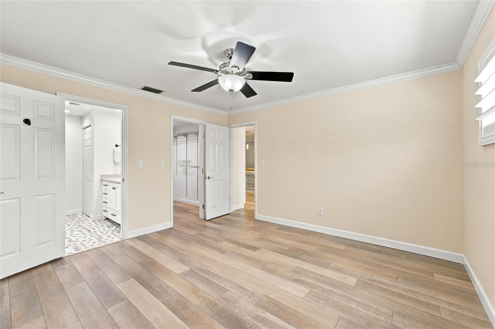 1864 74TH AVENUE N, St Petersburg, FL 33702