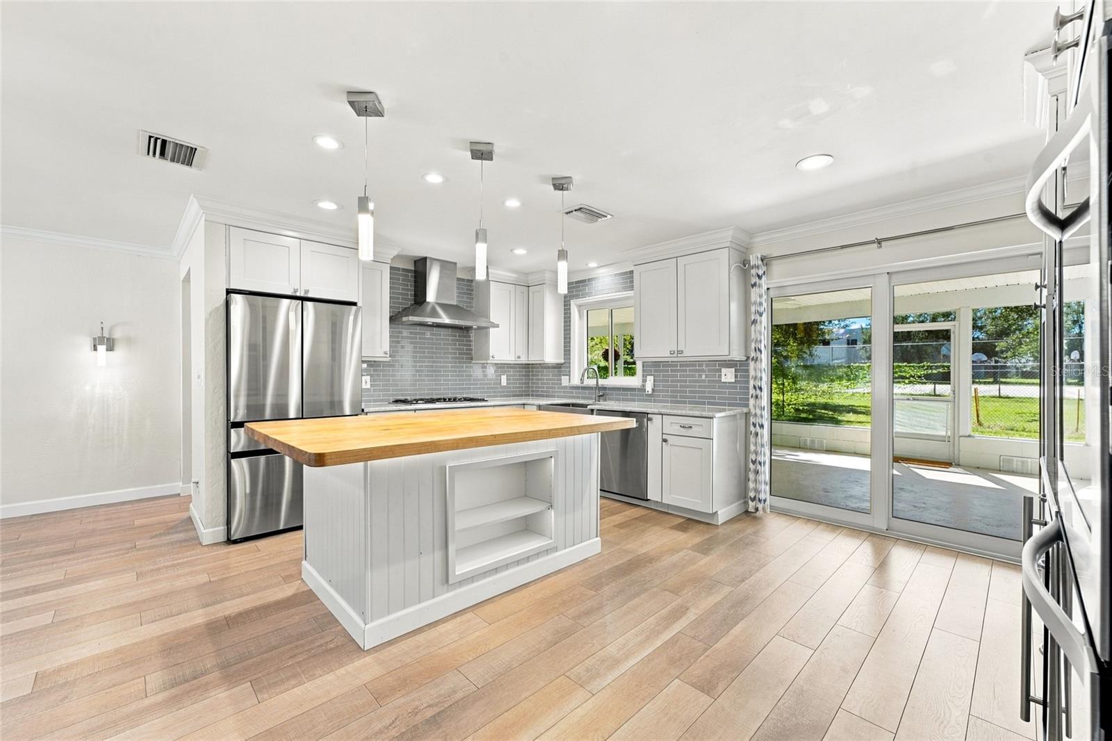 1864 74TH AVENUE N, St Petersburg, FL 33702 1864 74TH AVENUE N, St Petersburg, FL 33702