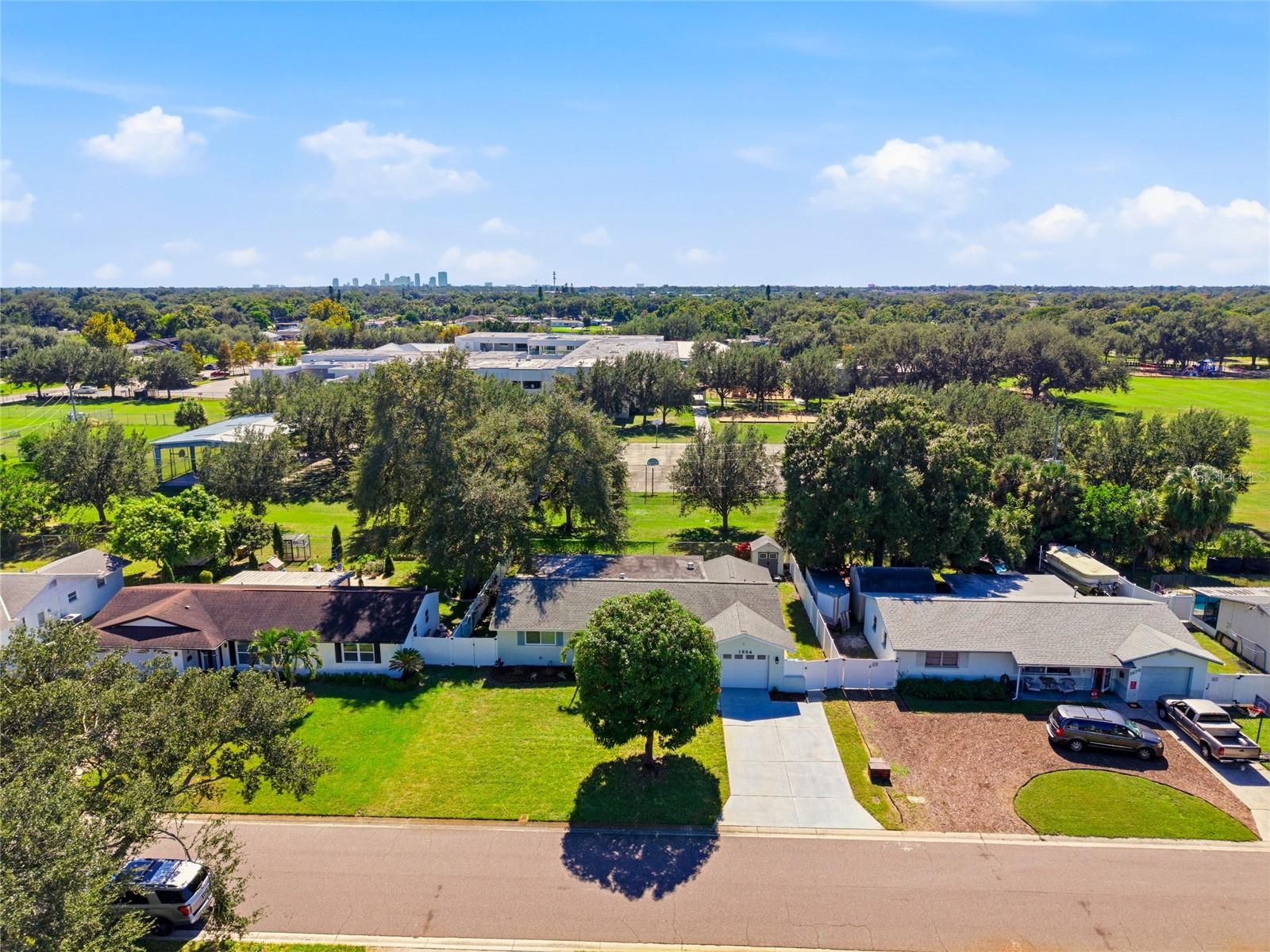 1864 74TH AVENUE N, St Petersburg, FL 33702