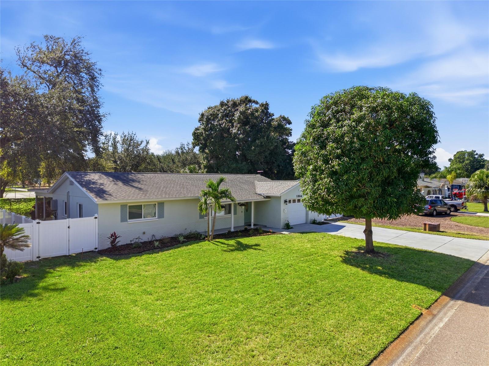 1864 74TH AVENUE N, St Petersburg, FL 33702