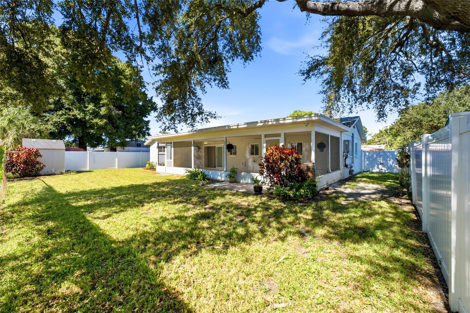 1864 74TH AVENUE N, St Petersburg, FL 33702