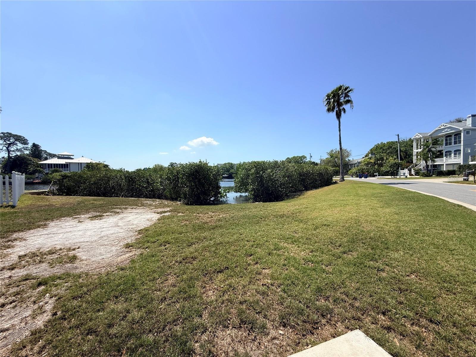 231 LAGOON DRIVE, Palm Harbor, FL 34683 231 LAGOON DRIVE, Palm Harbor, FL 34683