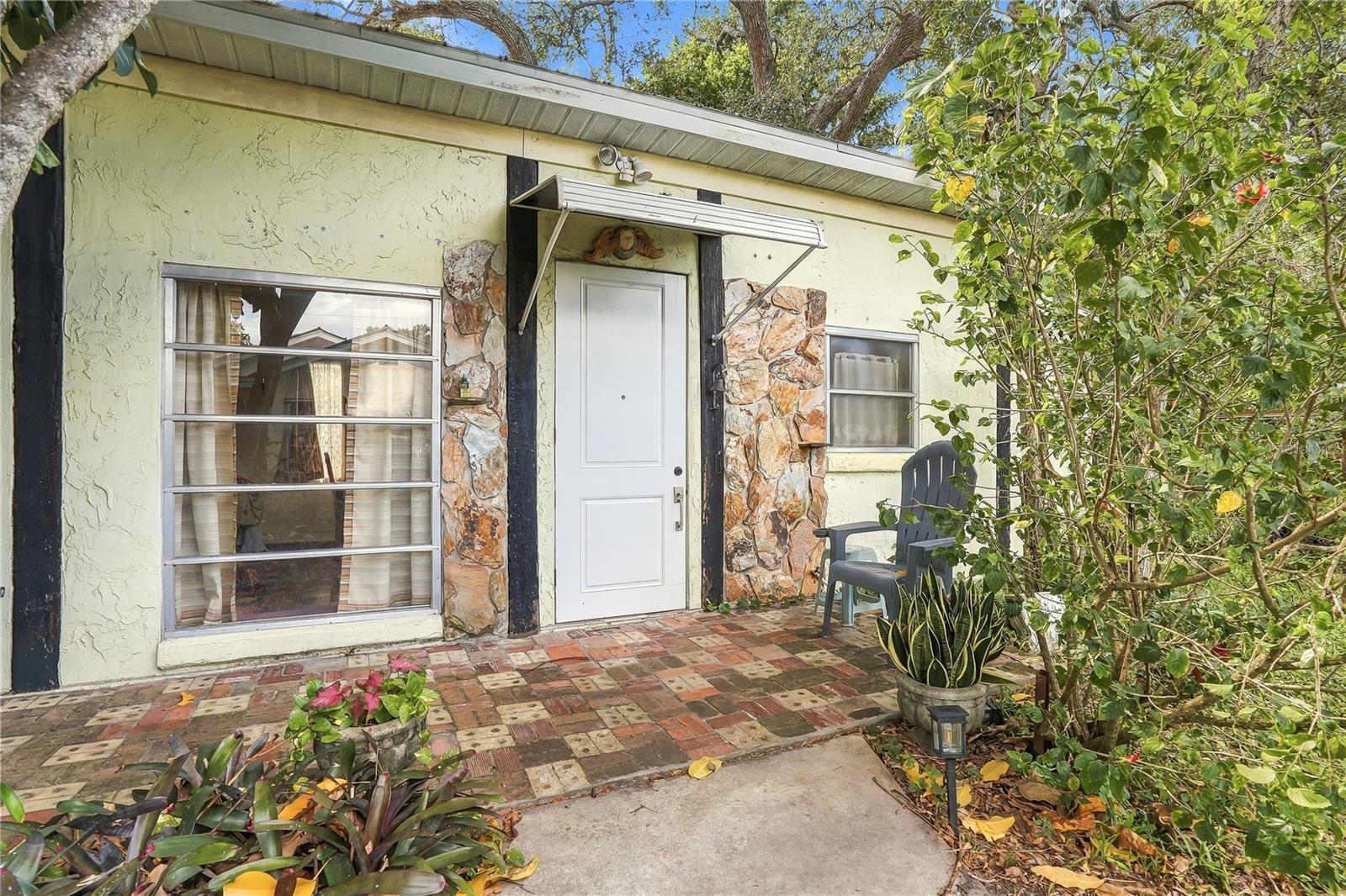 2110 N HIMES AVENUE, Tampa, FL 33607