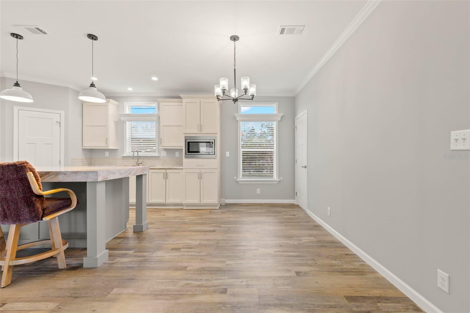 7004 AMERICANA DRIVE NE, #136, St Petersburg, FL 33702