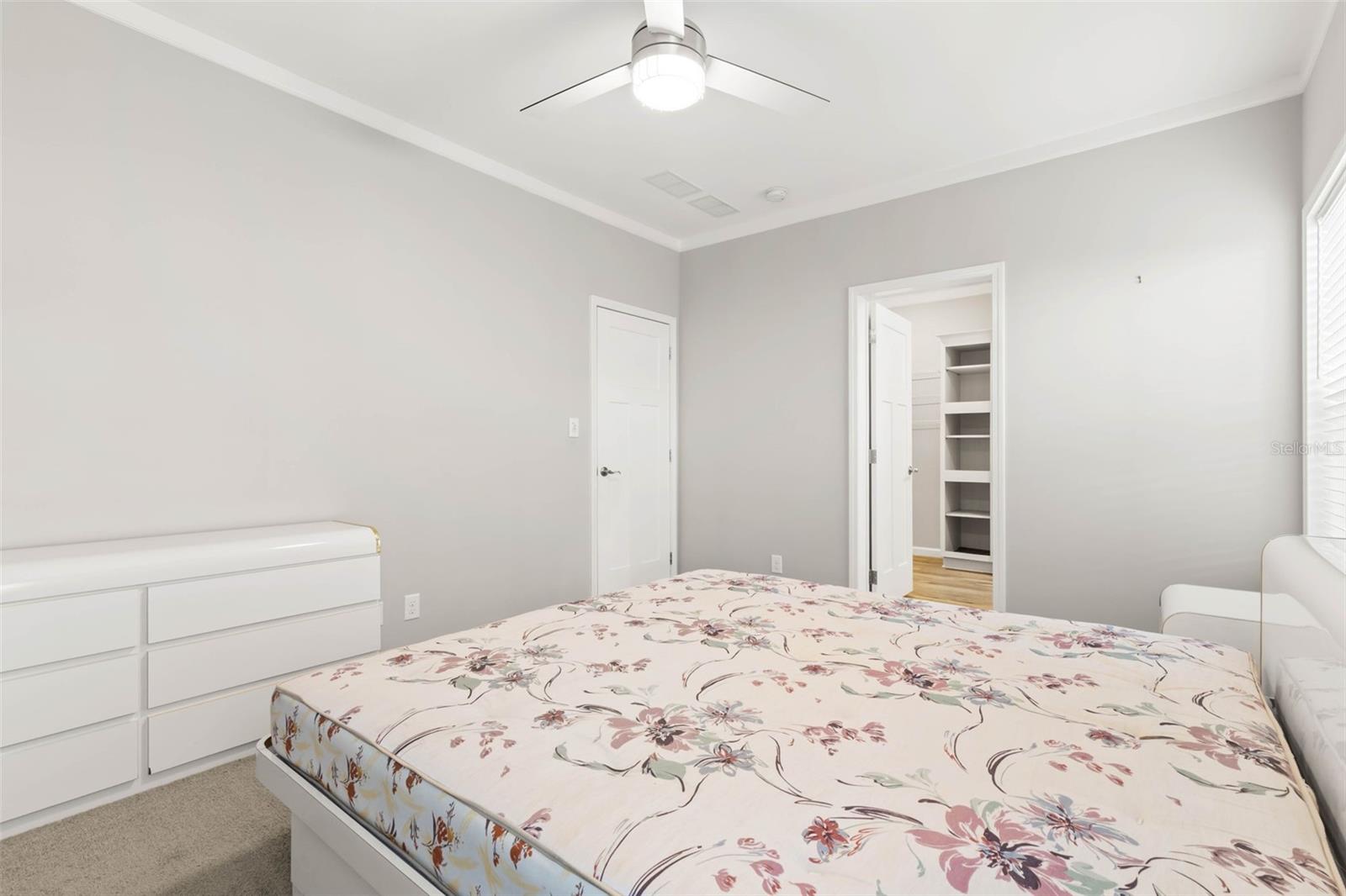 7004 AMERICANA DRIVE NE, #136, St Petersburg, FL 33702