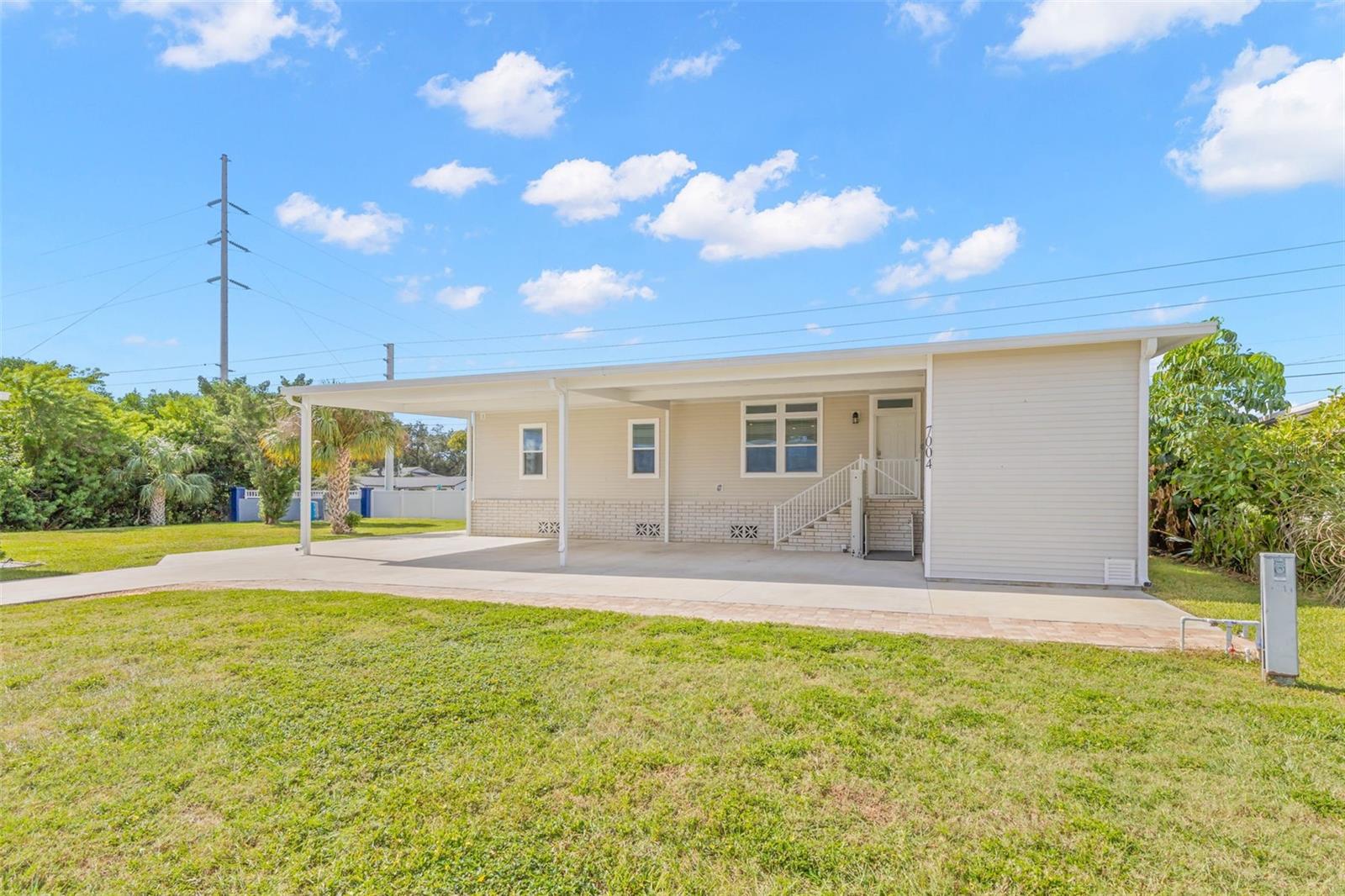 7004 AMERICANA DRIVE NE, #136, St Petersburg, FL 33702