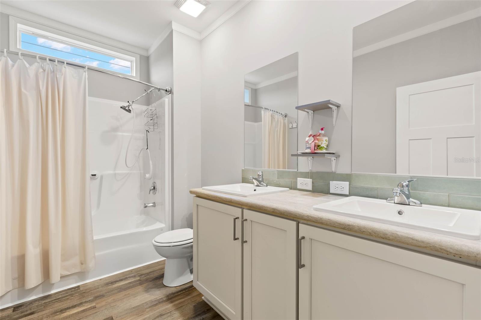7004 AMERICANA DRIVE NE, #136, St Petersburg, FL 33702