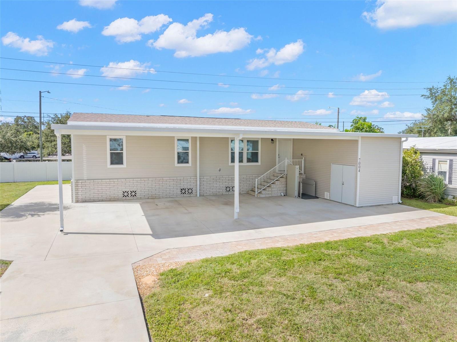 7004 AMERICANA DRIVE NE, #136, St Petersburg, FL 33702