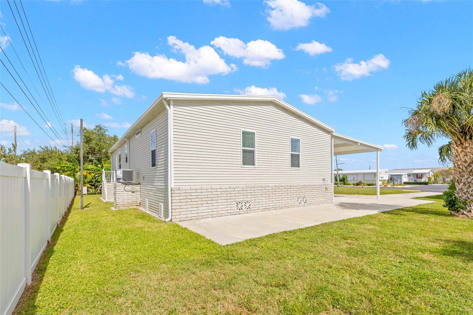 7004 AMERICANA DRIVE NE, #136, St Petersburg, FL 33702