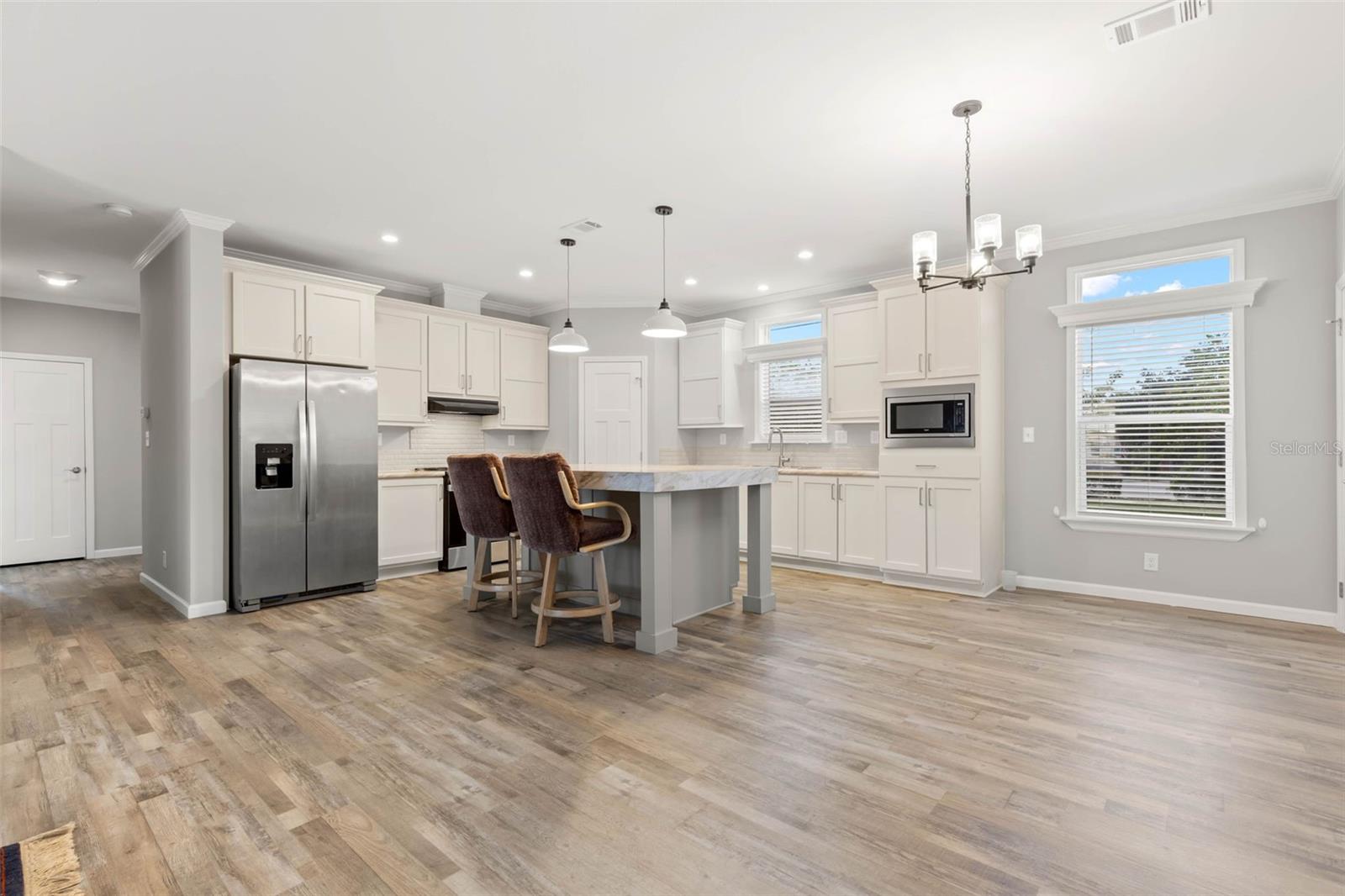 7004 AMERICANA DRIVE NE, #136, St Petersburg, FL 33702