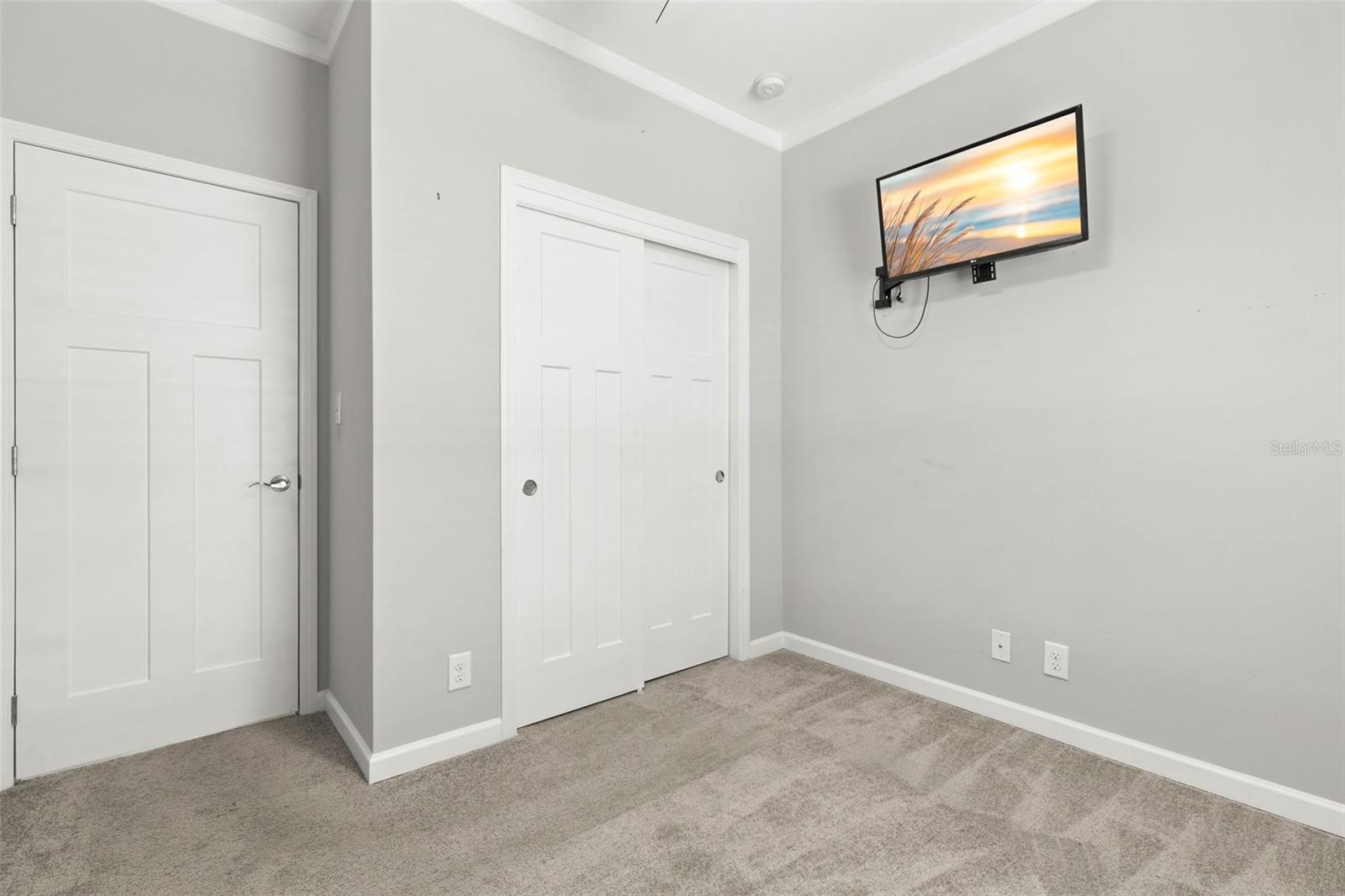 7004 AMERICANA DRIVE NE, #136, St Petersburg, FL 33702
