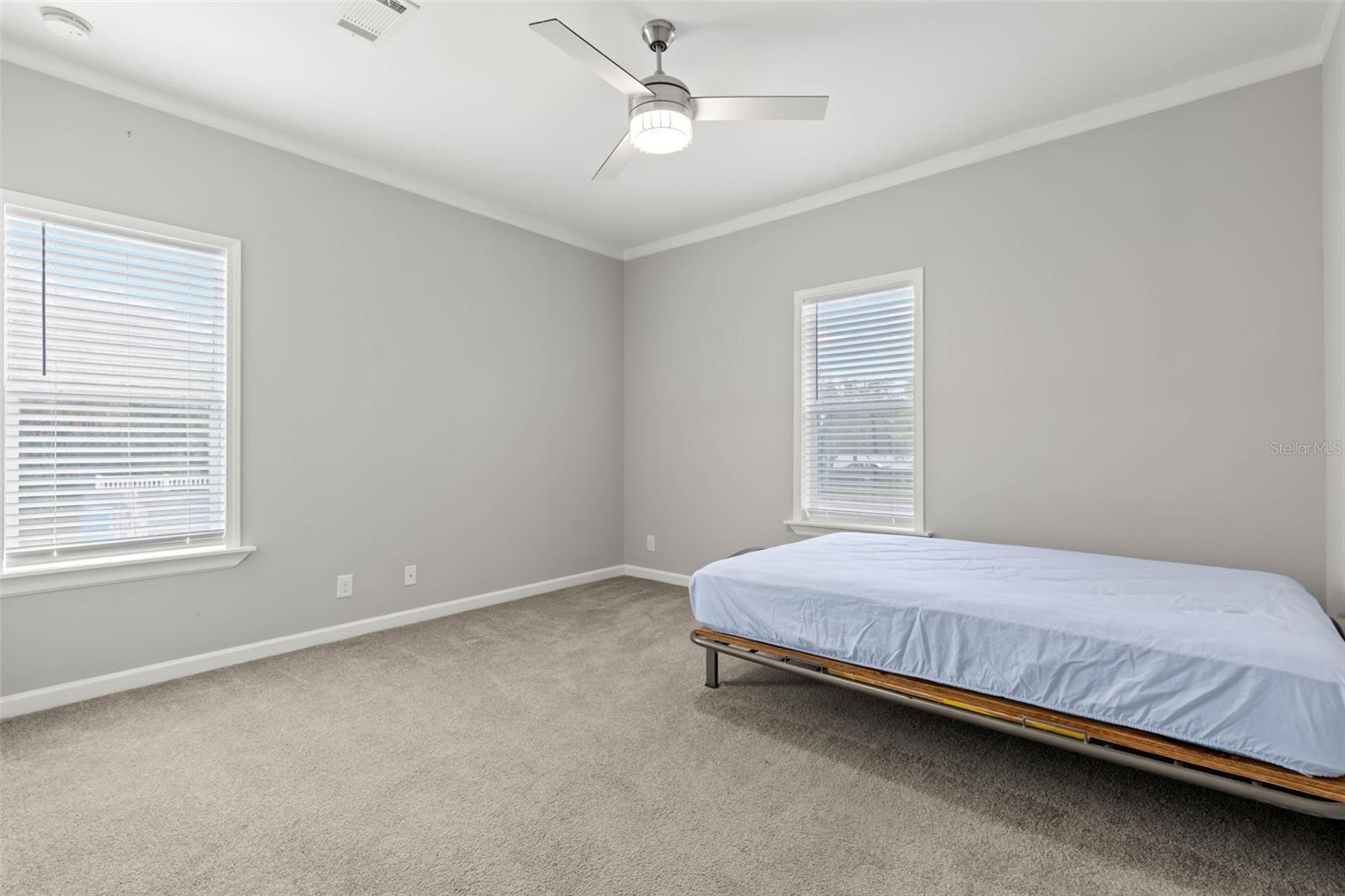 7004 AMERICANA DRIVE NE, #136, St Petersburg, FL 33702