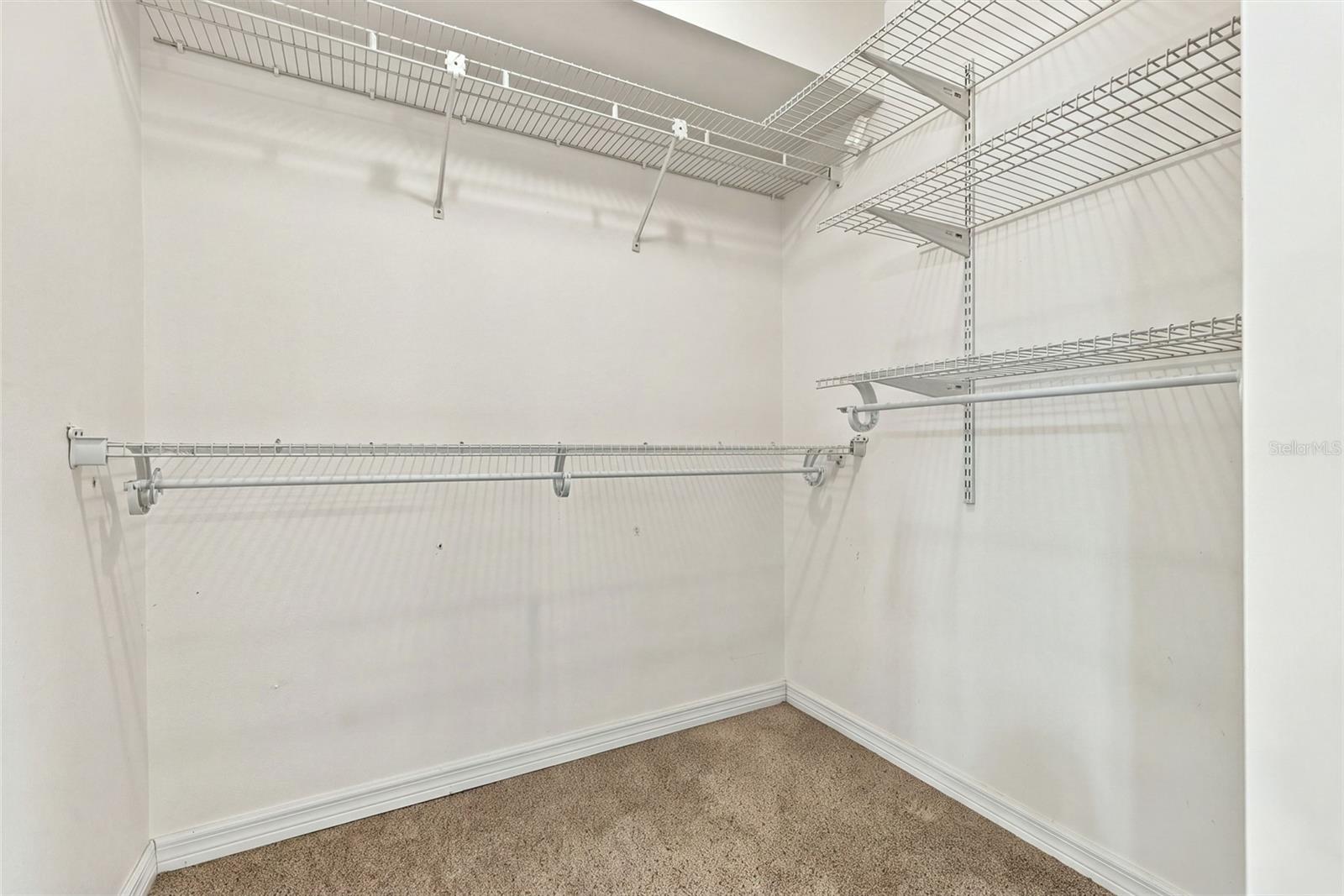 Master Bedroom - Large walk in closet