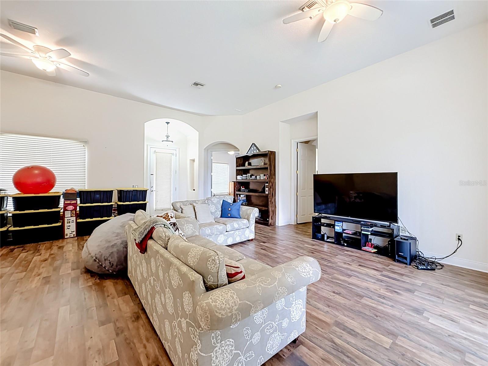 38634 LAKEVIEW WALK, Lady Lake, FL 32159